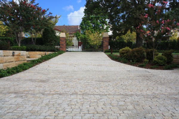 Design Ideas for Cobblestone Pavements - Italian Porphyry Pty Ltd - Havily